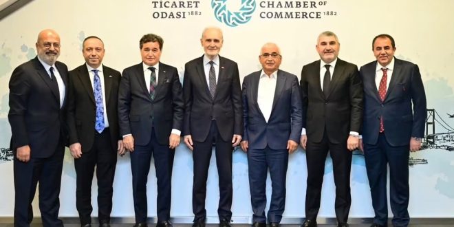 MOSFED Başkanı Ahmet Güleç ve mobilya sektörü temsilcileri İstanbul Ticaret Odası'ndaki toplantıda